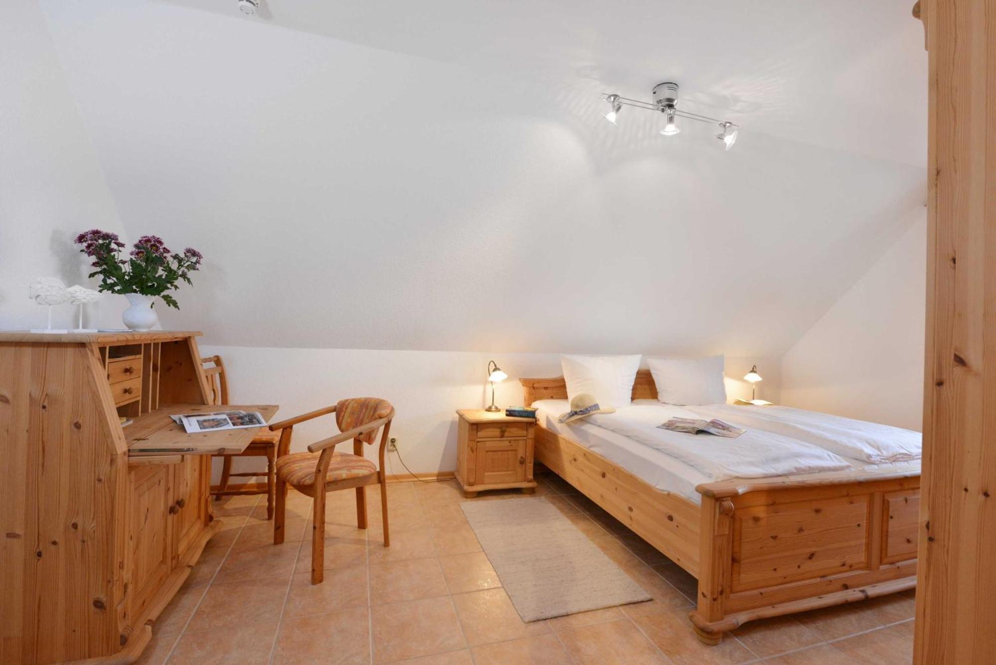 Stoertebeker Appartements - "Stoertebeker Pferdehof" Ральсвик Номер фото