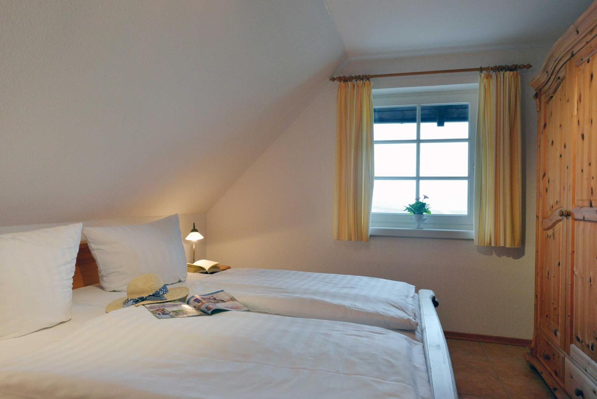 Stoertebeker Appartements - "Stoertebeker Pferdehof" Ральсвик Номер фото